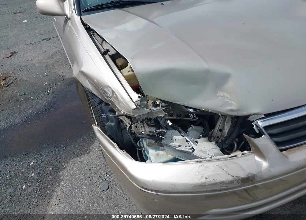 2000 TOYOTA CAMRY XLE V6 VIN: 4T1BF28K5YU944420