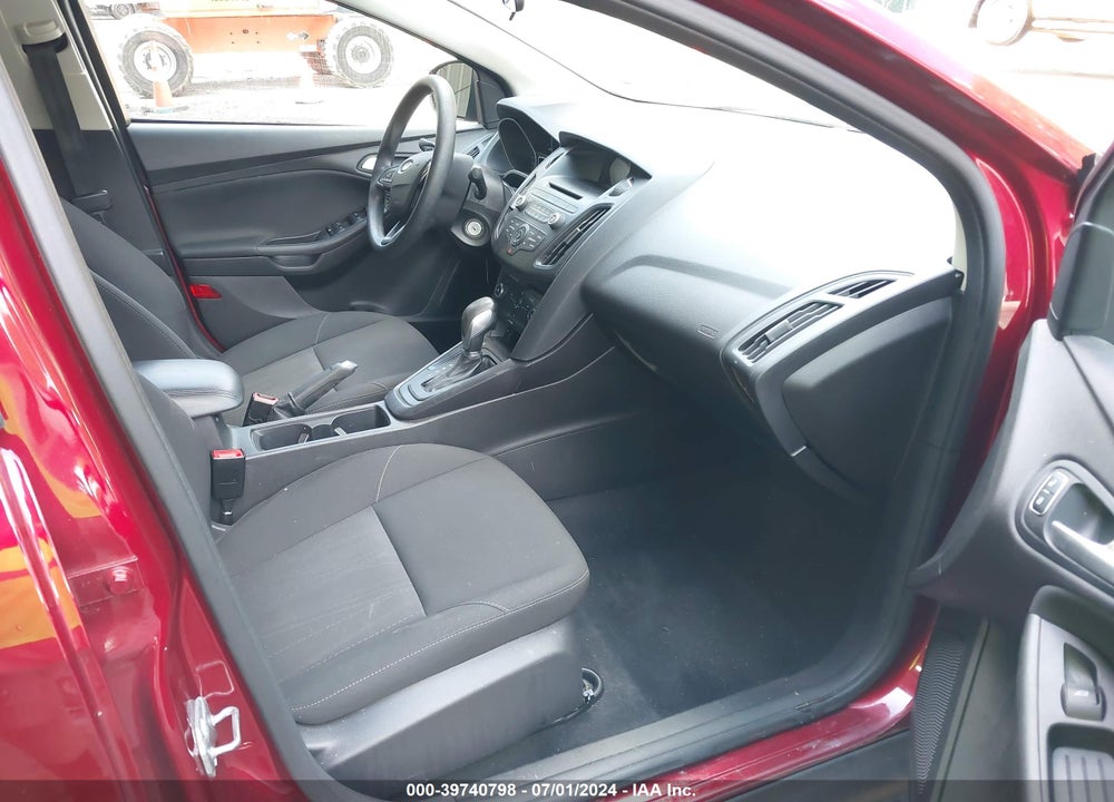 2017 FORD FOCUS SE VIN: 1FADP3F25HL227112