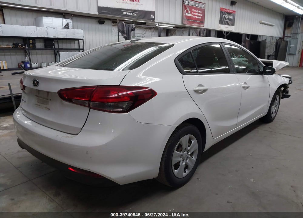 2017 KIA FORTE LX VIN: 3KPFK4A77HE154165