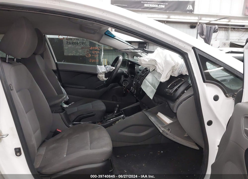 2017 KIA FORTE LX VIN: 3KPFK4A77HE154165