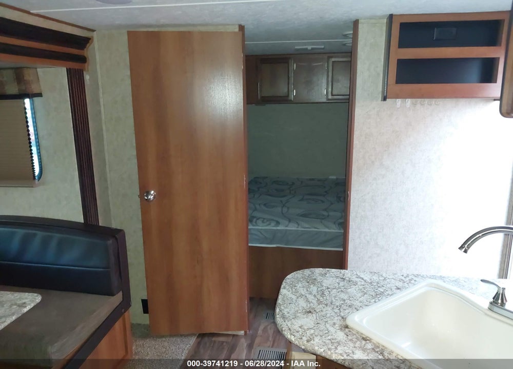 2018 FOREST RIVER AVENGER TRAVEL TRAILER VIN: 5ZT2AVSB6JB916302