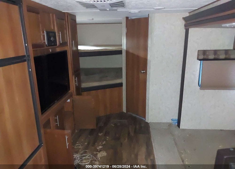 2018 FOREST RIVER AVENGER TRAVEL TRAILER VIN: 5ZT2AVSB6JB916302