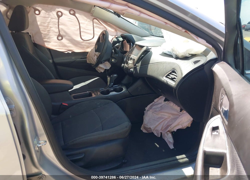 2018 CHEVROLET CRUZE LT AUTO VIN: 1G1BE5SM4J7110249