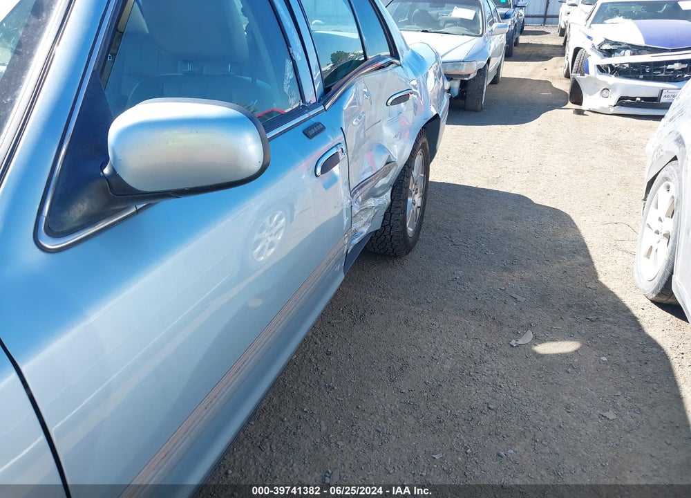 2011 FORD CROWN VICTORIA LX VIN: 2FABP7EV8BX161823