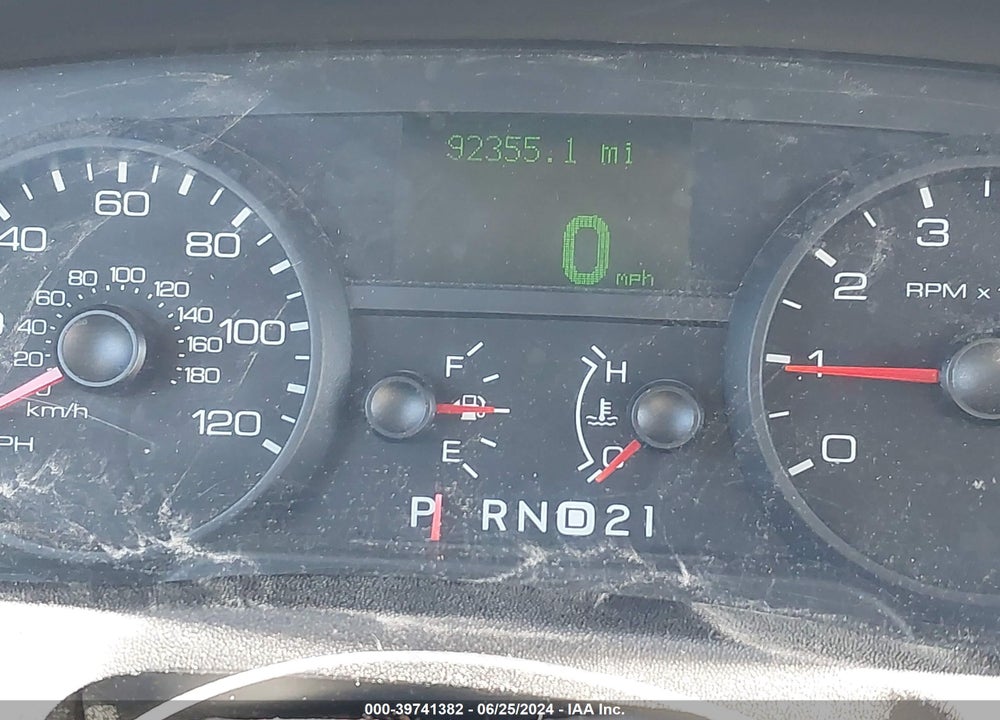 2011 FORD CROWN VICTORIA LX VIN: 2FABP7EV8BX161823