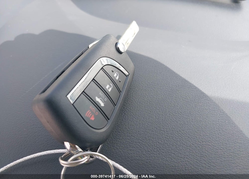 2024 TOYOTA COROLLA LE VIN: 5YFB4MDE2RP136367