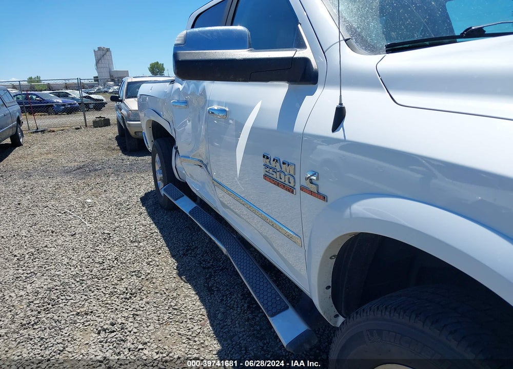 2015 RAM 2500 LAIE VIN: 3C6UR5FL9FG610237