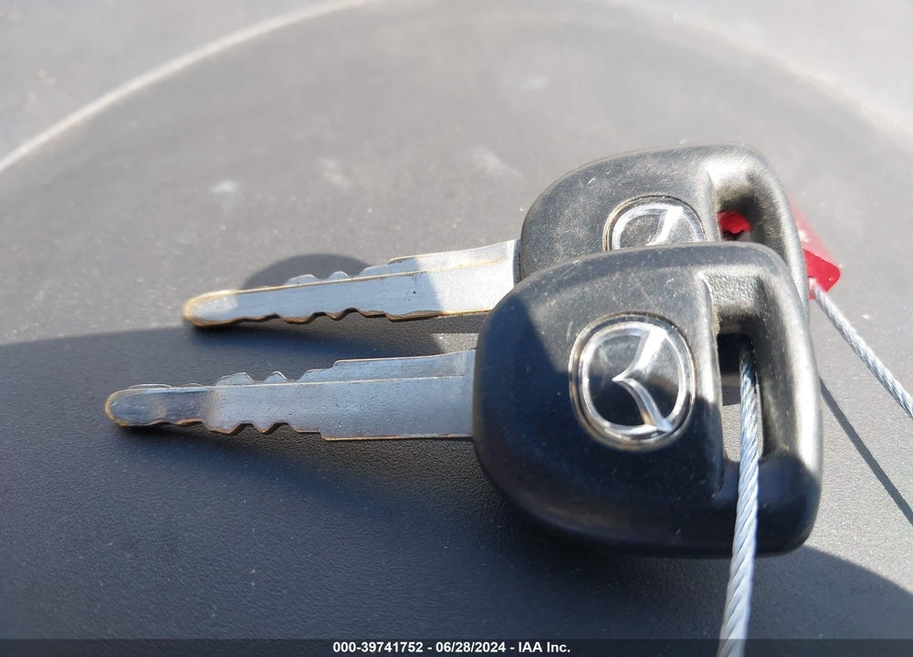 2006 MAZDA 3 I VIN: JM1BK12F661502394