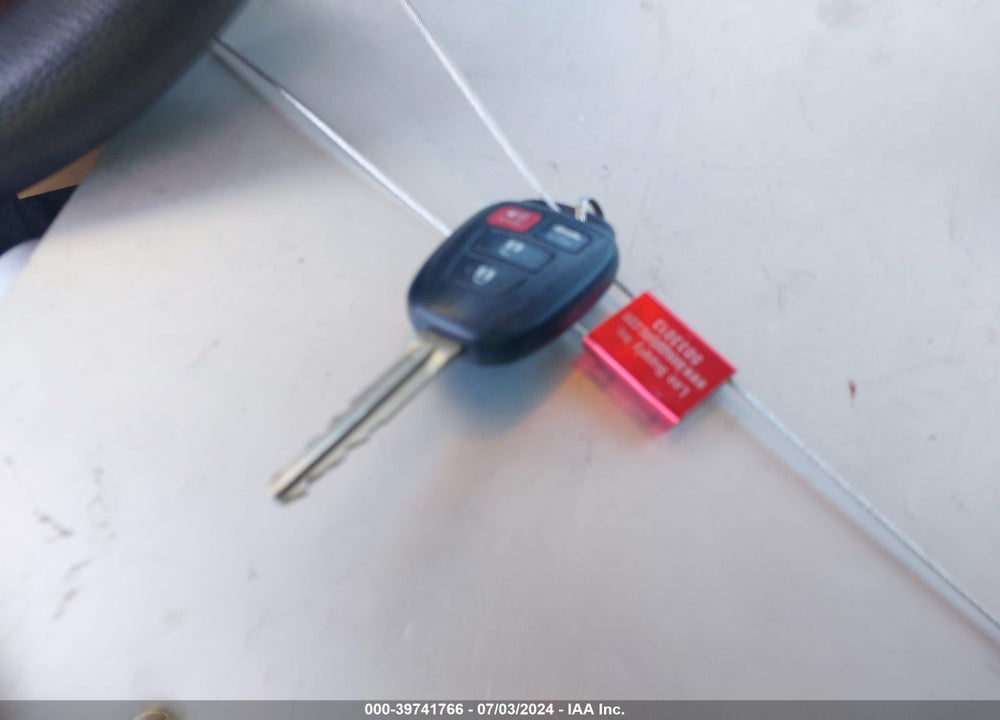 2018 TOYOTA COROLLA LE VIN: 2T1BURHE9JC057791