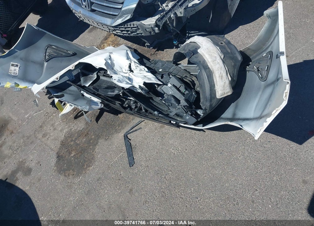 2018 TOYOTA COROLLA LE VIN: 2T1BURHE9JC057791