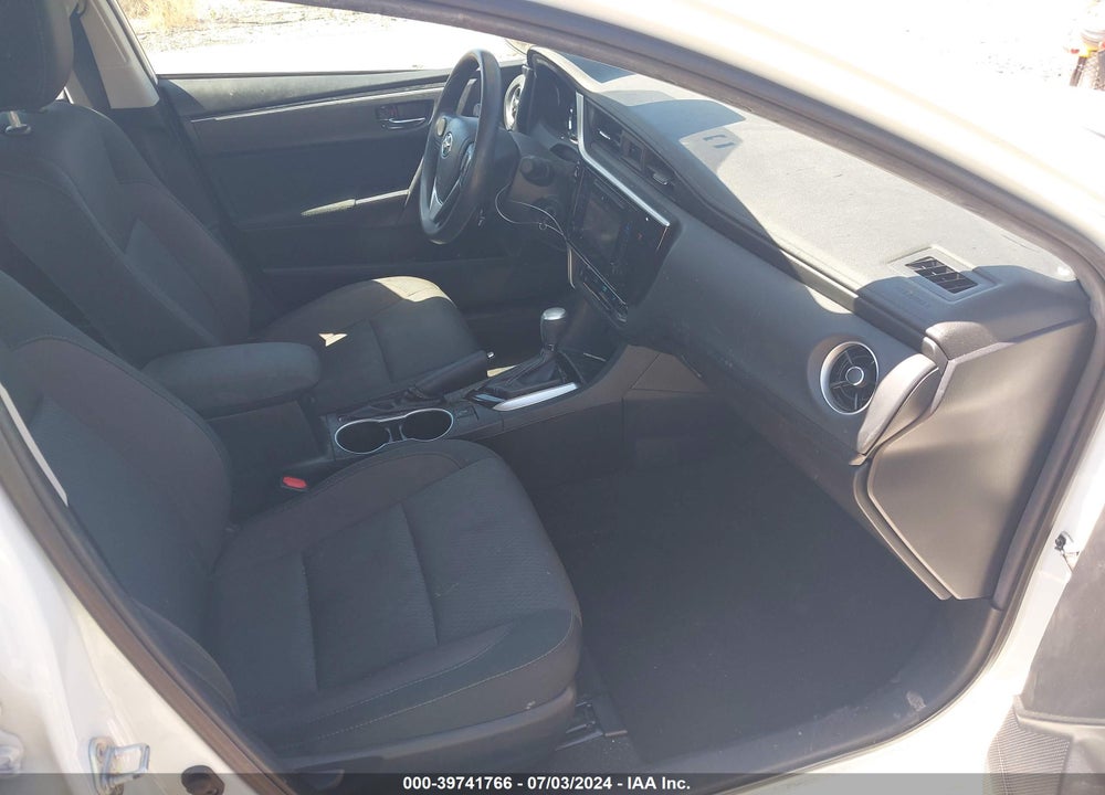 2018 TOYOTA COROLLA LE VIN: 2T1BURHE9JC057791