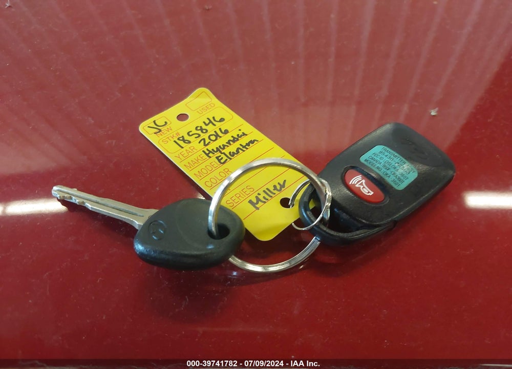 2016 HYUNDAI ELANTRA SE VIN: 5NPDH4AE5GH705210