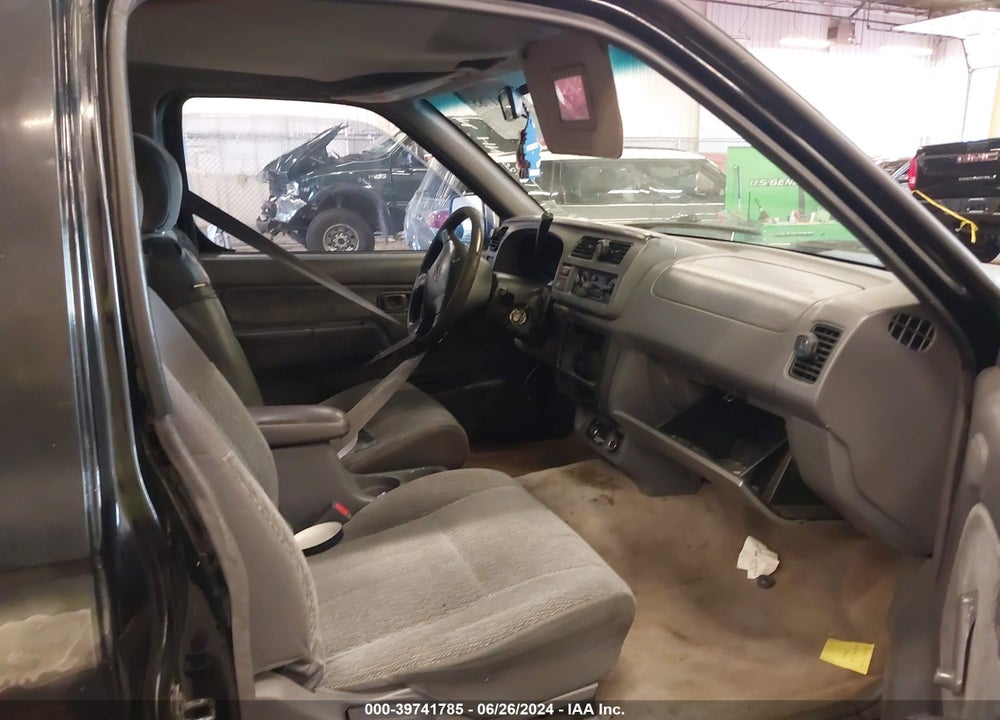 1998 NISSAN FRONTIER SE/XE VIN: 1N6DD26S3WC377596