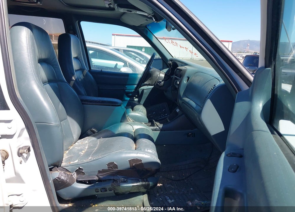 1996 FORD EXPLORER VIN: 1FMDU35P1TZA99338
