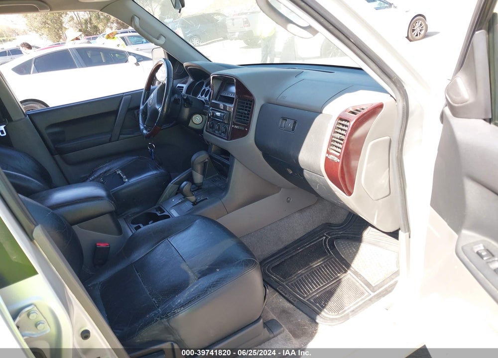 2001 MITSUBISHI MONTERO LIMITED VIN: JA4MW51R31J012255
