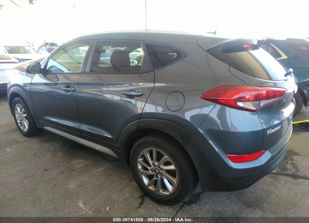 2017 HYUNDAI TUCSON SE VIN: KM8J33A48HU464507