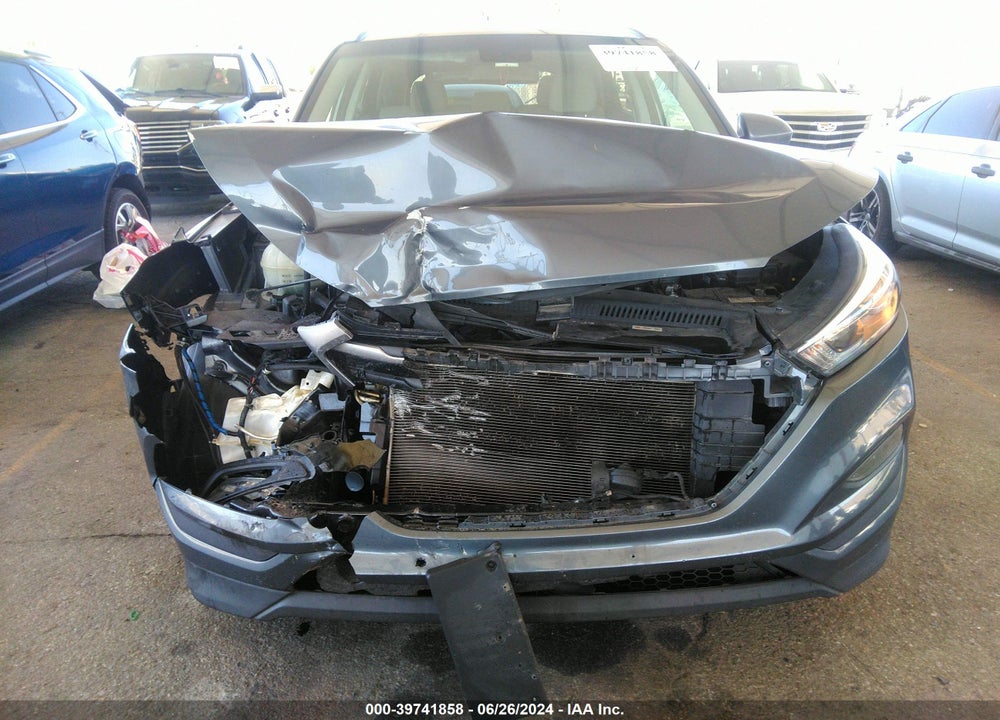 2017 HYUNDAI TUCSON SE VIN: KM8J33A48HU464507