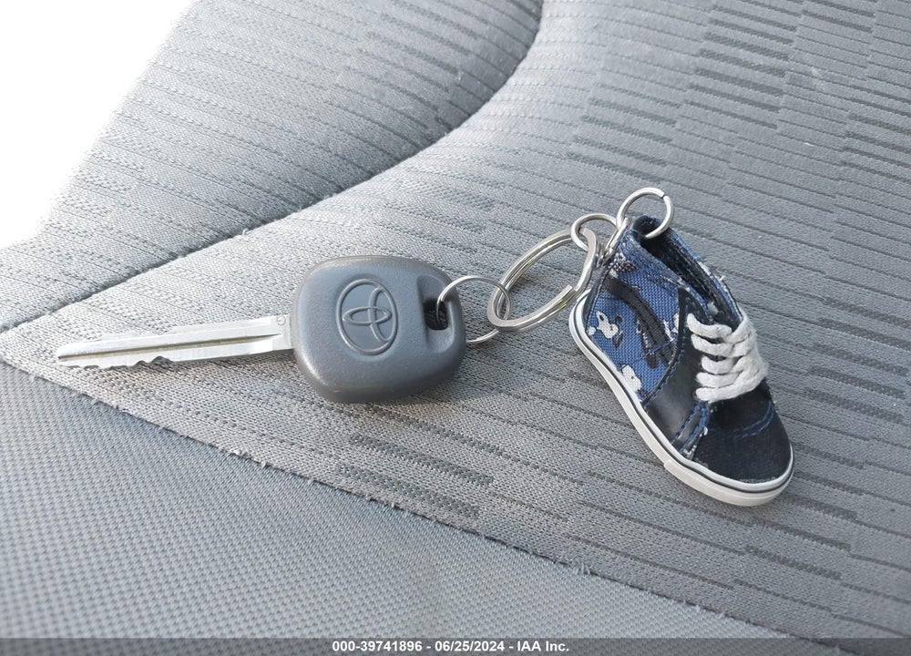 2010 TOYOTA RAV4 VIN: JTMBF4DV8A5031912