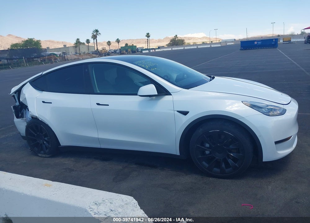 2021 TESLA MODEL Y LONG RANGE DUAL MOTOR ALL-WHEEL DRIVE VIN: 5YJYGDEEXMF186521
