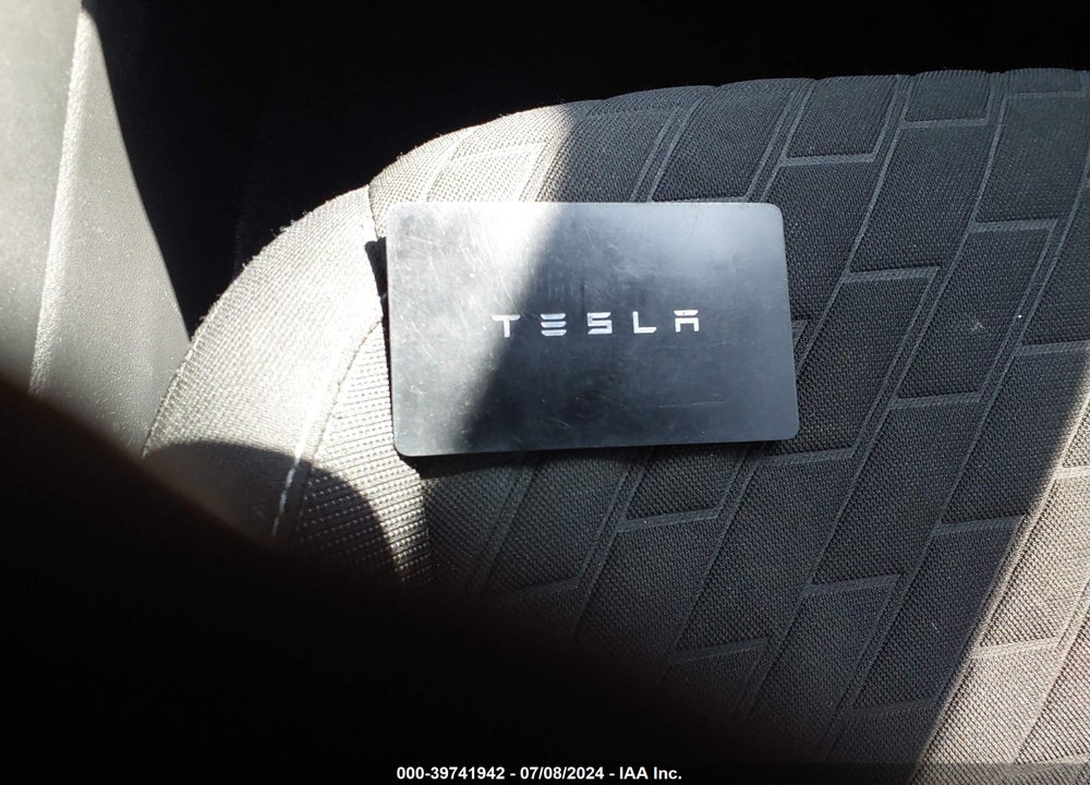 2021 TESLA MODEL Y LONG RANGE DUAL MOTOR ALL-WHEEL DRIVE VIN: 5YJYGDEEXMF186521
