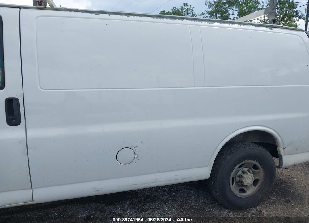 2008 CHEVROLET EXPRESS WORK VAN VIN: 1GCGG25C781102667