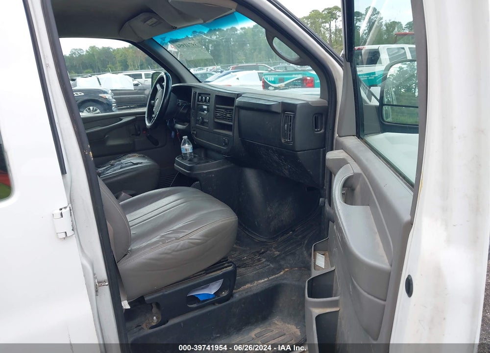 2008 CHEVROLET EXPRESS WORK VAN VIN: 1GCGG25C781102667