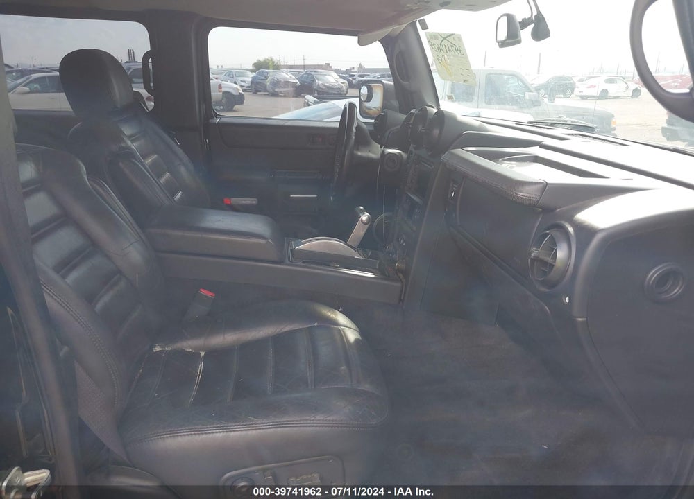 2005 HUMMER H2 SUV VIN: 5GRGN23U05H120611