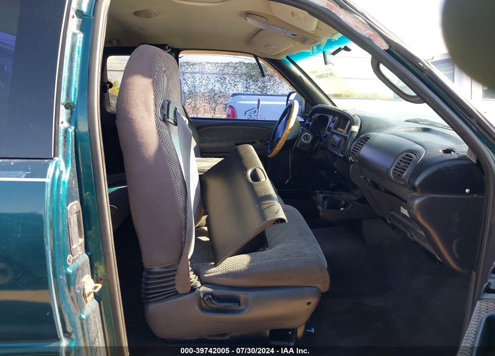 1999 DODGE RAM 1500 ST VIN: 3B7HC13Z6XG215575