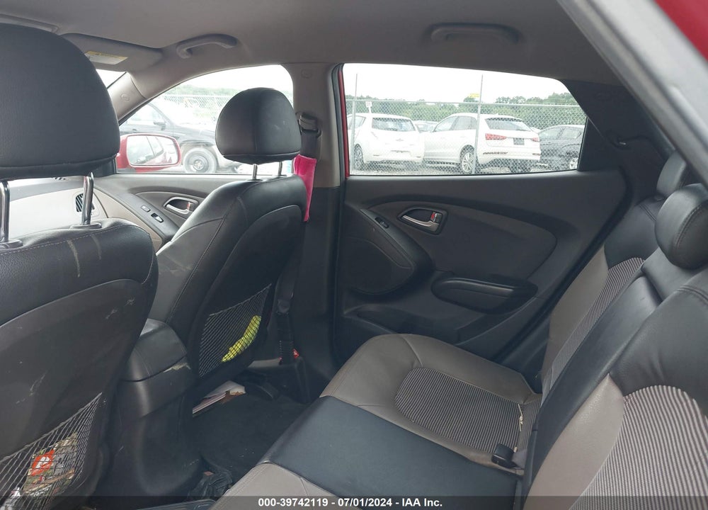 2011 HYUNDAI TUCSON GLS VIN: KM8JUCAC0BU240286