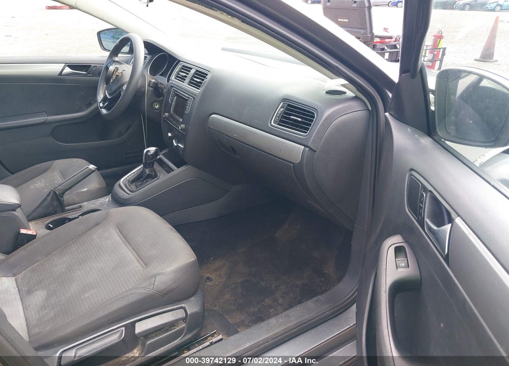 2018 VOLKSWAGEN JETTA 1.4T S VIN: 3VW2B7AJ4JM240571