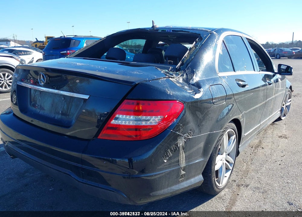 2014 MERCEDES-BENZ C 250 LUXURY/SPORT VIN: WDDGF4HB2EA954833