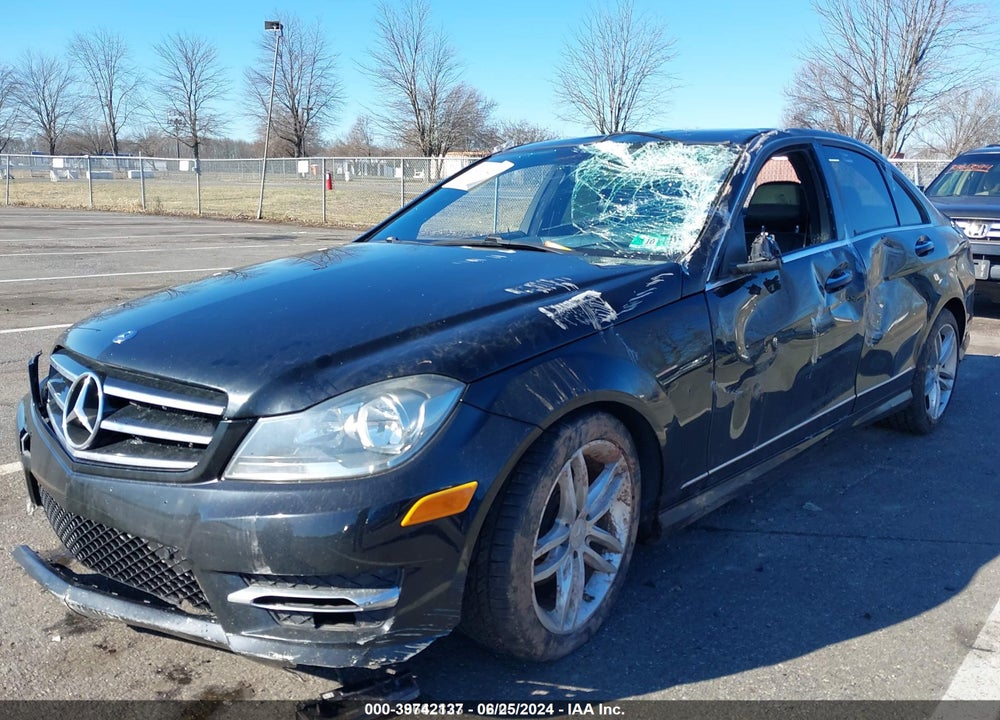 2014 MERCEDES-BENZ C 250 LUXURY/SPORT VIN: WDDGF4HB2EA954833