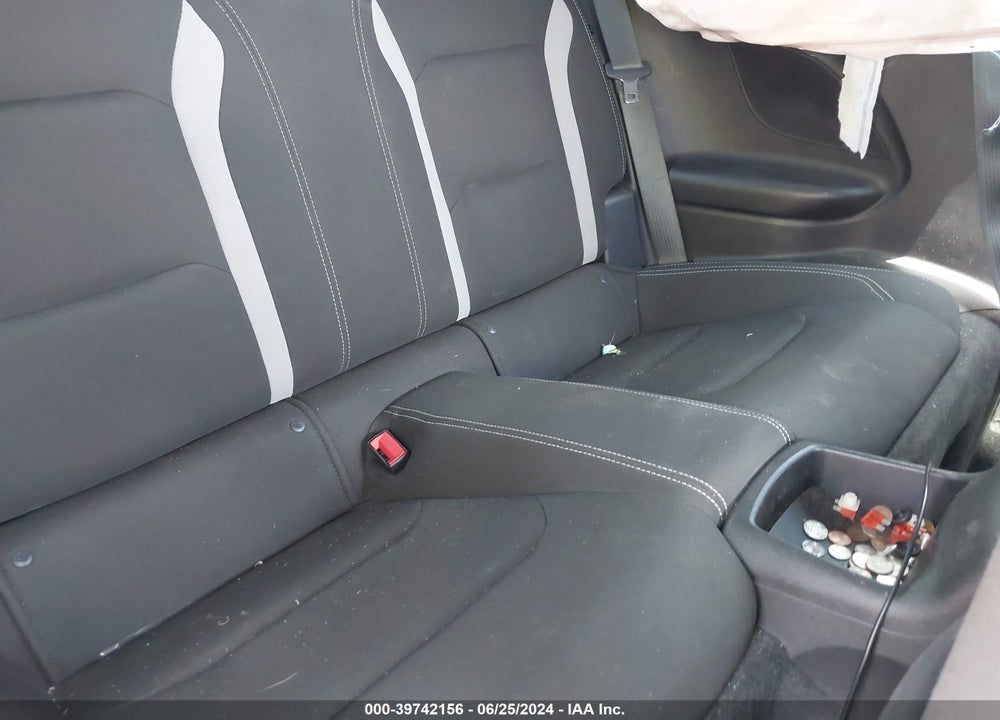 2019 CHEVROLET CAMARO 1LT VIN: 1G1FB1RS8K0111633