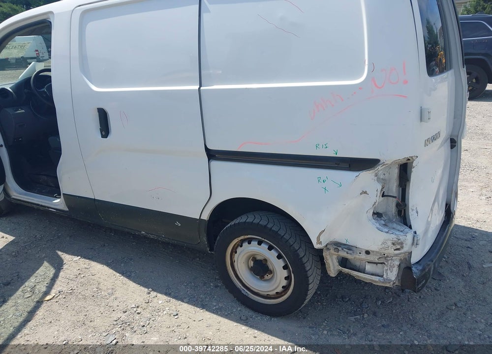 2015 NISSAN NV200 SV VIN: 3N6CM0KN5FK715137