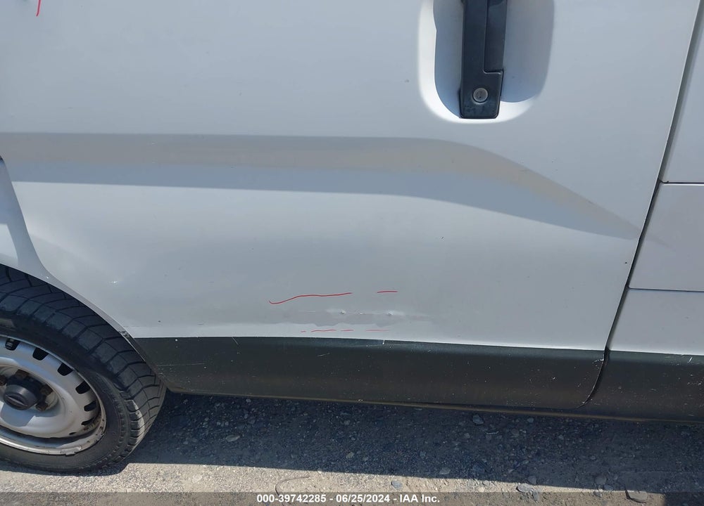 2015 NISSAN NV200 SV VIN: 3N6CM0KN5FK715137