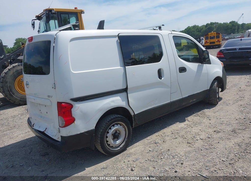 2015 NISSAN NV200 SV VIN: 3N6CM0KN5FK715137