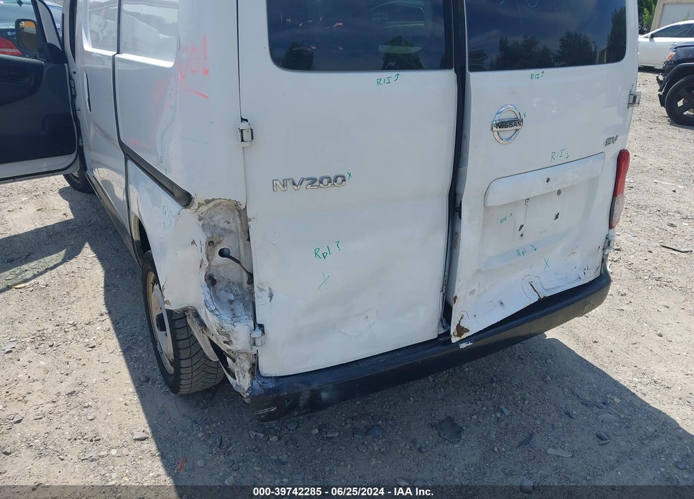 2015 NISSAN NV200 SV VIN: 3N6CM0KN5FK715137