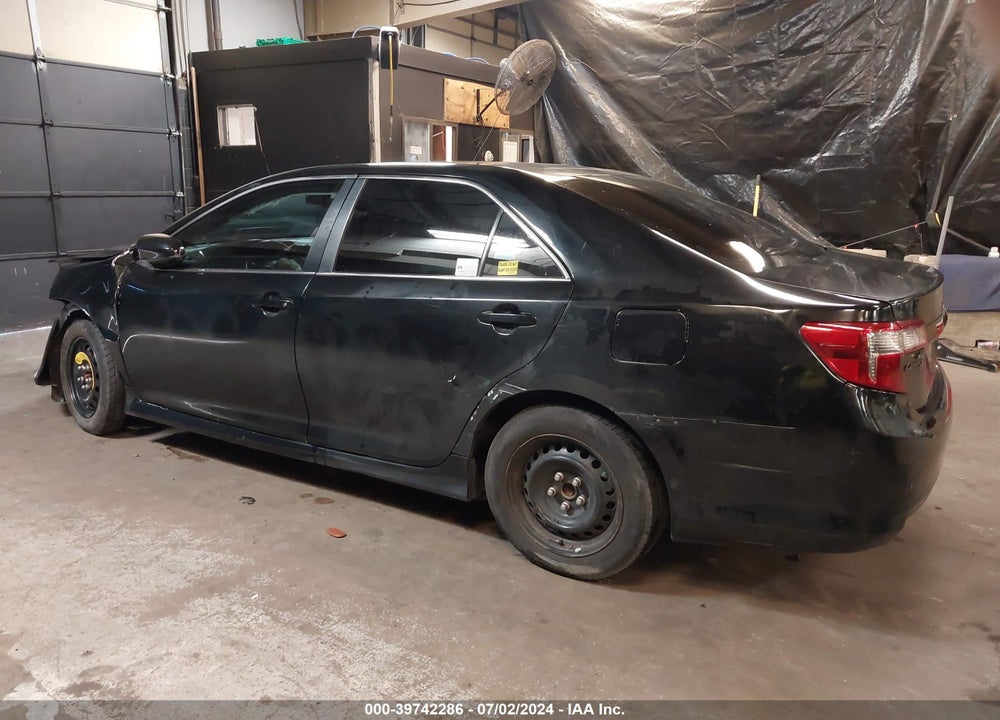 2014 TOYOTA CAMRY SE VIN: 4T1BF1FK2EU364261