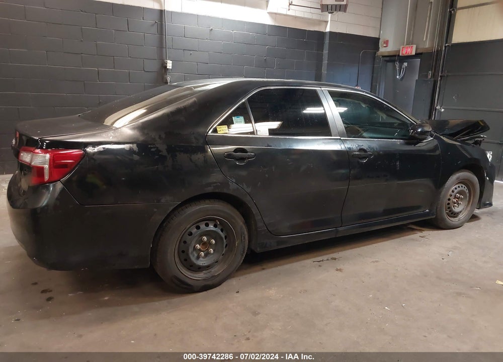 2014 TOYOTA CAMRY SE VIN: 4T1BF1FK2EU364261