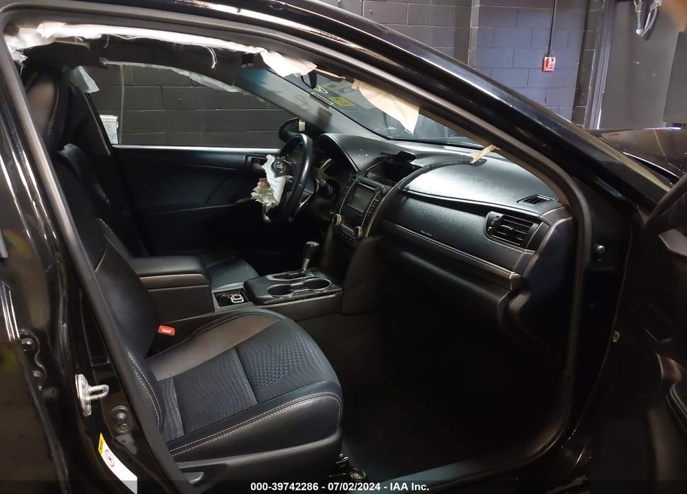2014 TOYOTA CAMRY SE VIN: 4T1BF1FK2EU364261
