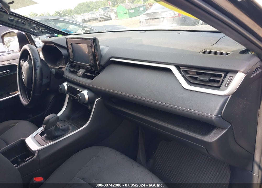 2022 TOYOTA RAV4 XLE VIN: 2T3P1RFV4NC274549