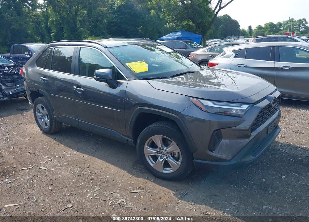 2022 TOYOTA RAV4 XLE VIN: 2T3P1RFV4NC274549