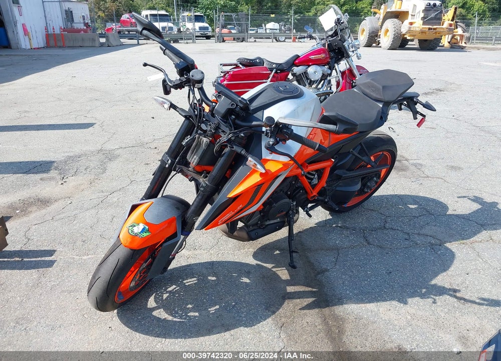 2022 KTM 1290 SUPER DUKE R VIN: VBKV39408NM952528
