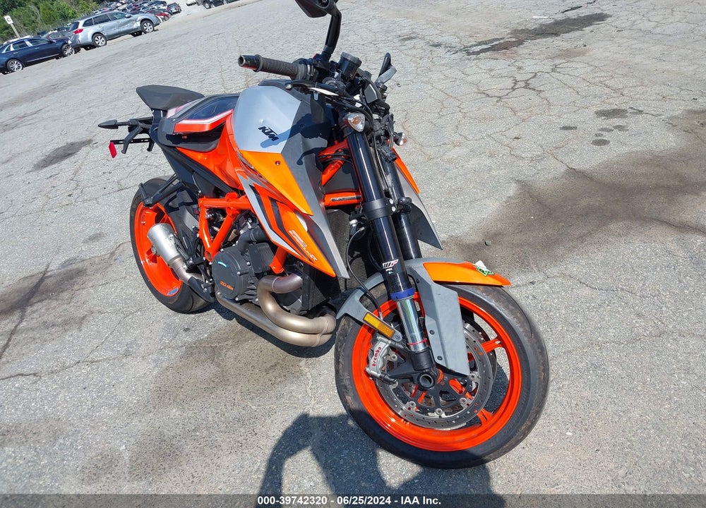 2022 KTM 1290 SUPER DUKE R VIN: VBKV39408NM952528