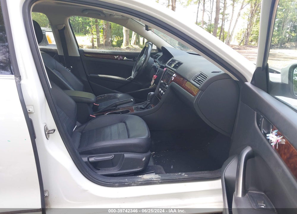 2013 VOLKSWAGEN PASSAT 2.5L SEL VIN: 1VWCP7A38DC013719