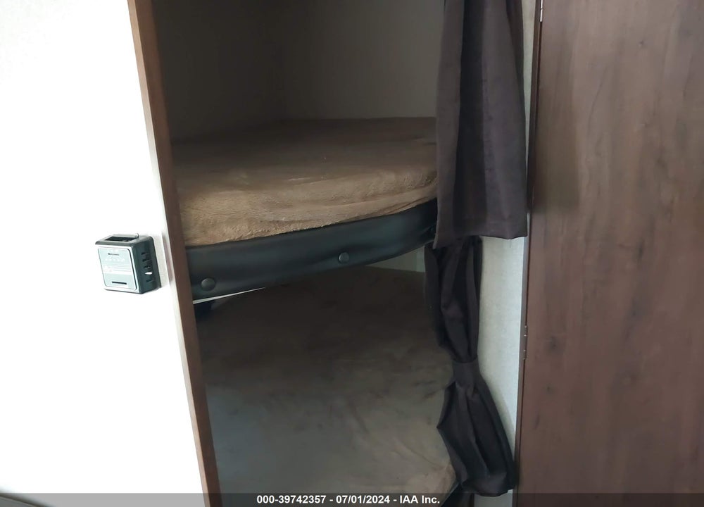 2017 JAYCO TRAVEL TRAILER VIN: 1UJBJ0BNXH17V1207