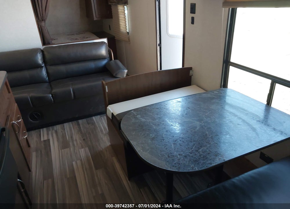 2017 JAYCO TRAVEL TRAILER VIN: 1UJBJ0BNXH17V1207