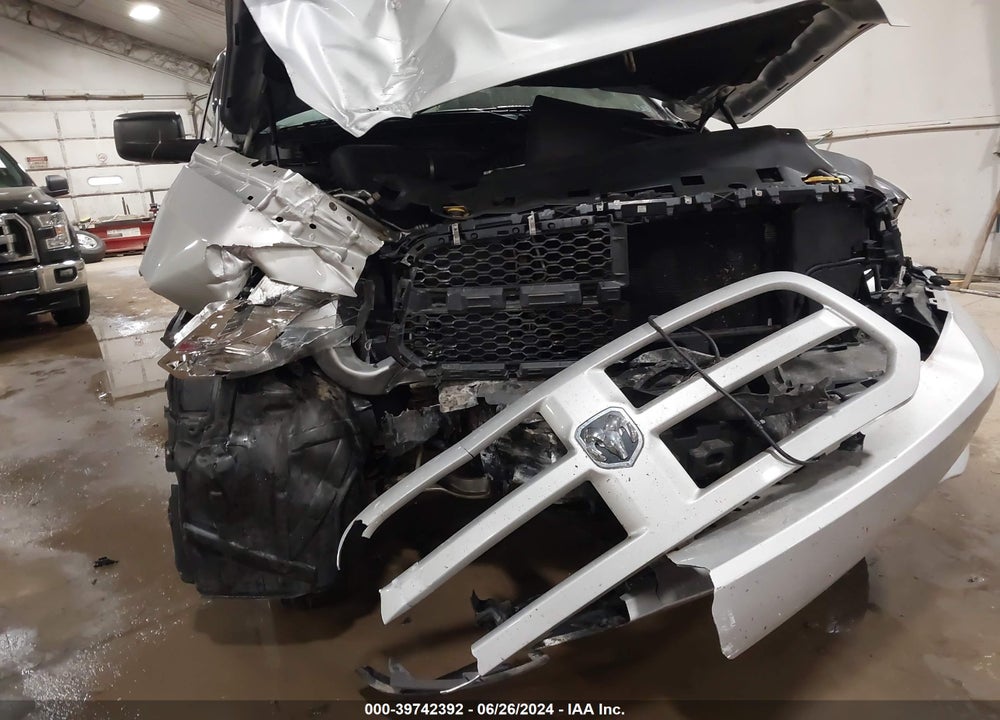 2014 RAM 1500 VIN: 3C6JR7AT7EG264418