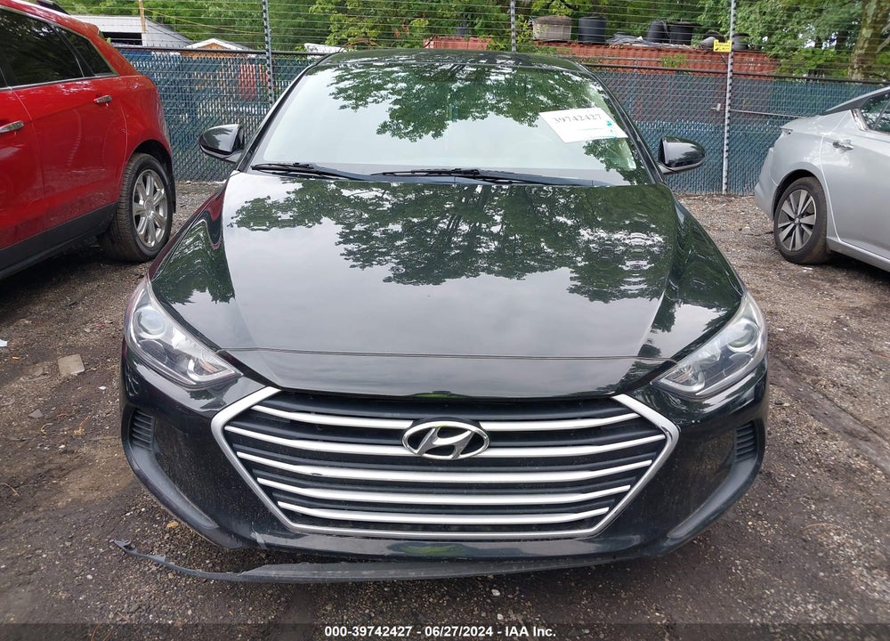2018 HYUNDAI ELANTRA SEL VIN: 5NPD84LFXJH381569