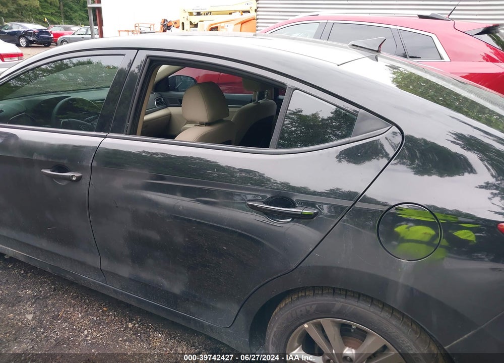 2018 HYUNDAI ELANTRA SEL VIN: 5NPD84LFXJH381569